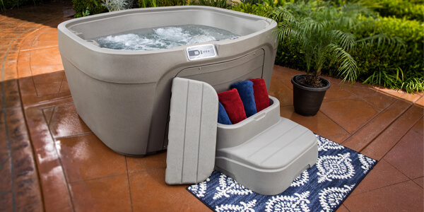 FreeFlow spa displayed with accessories after delivery