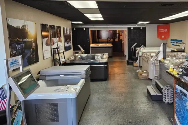 Affordable-hot-tubs-4-u-inside-store-hot-tub-models-600-x-400-1