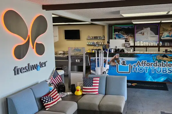 Affordable-hot-tubs-4-u-inside-store-reception-area600-x-400-1